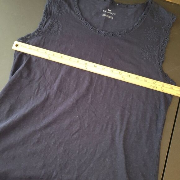 Talbots Navy Embroidered Eyelet Sleeveless Top Large - Picture 5 of 7